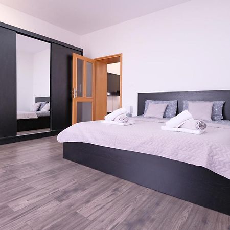 PUY Apartment Klea - Cosy, Near City Center מראה חיצוני תמונה